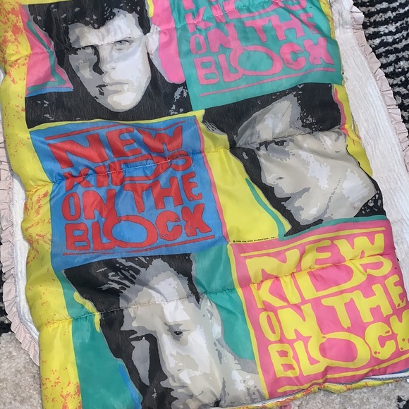 Vintage 1990 New Kids on the Block Sleeping Bag - Picture 3 of 5